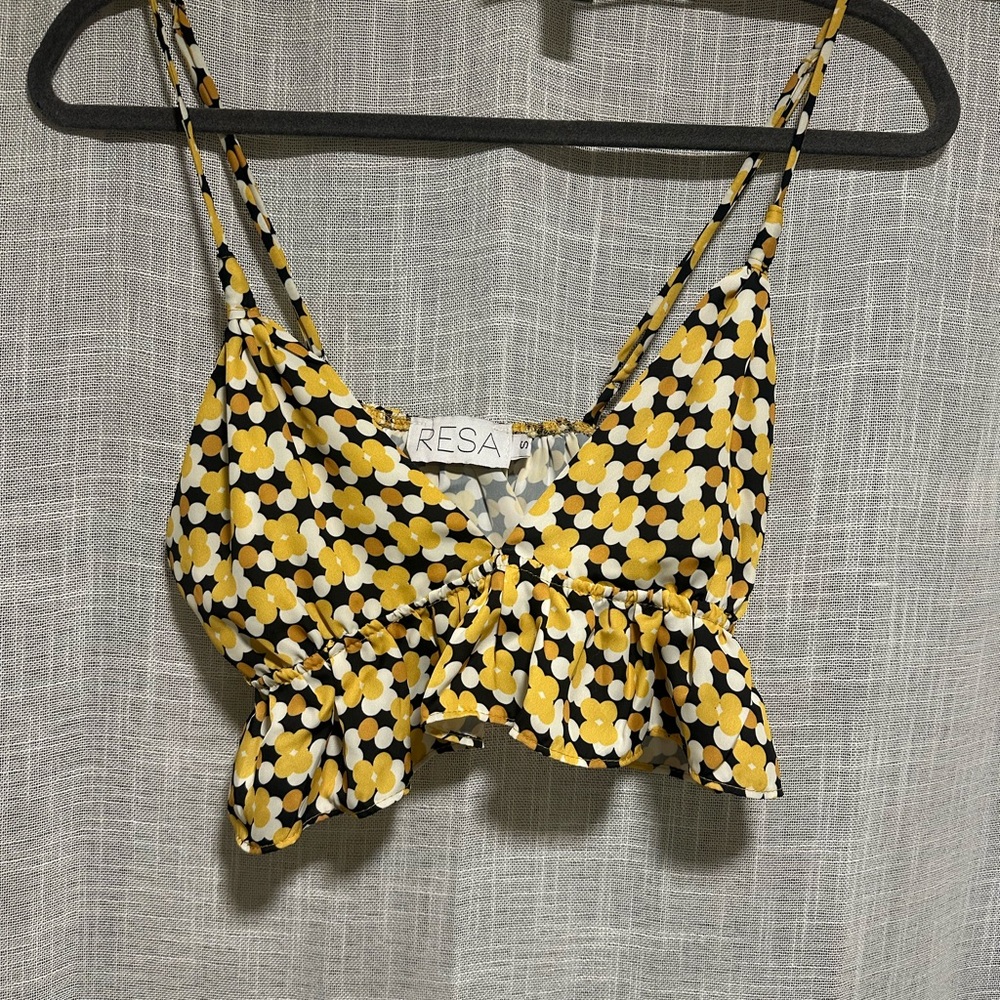 Resa top, worn once, SO cute on!
